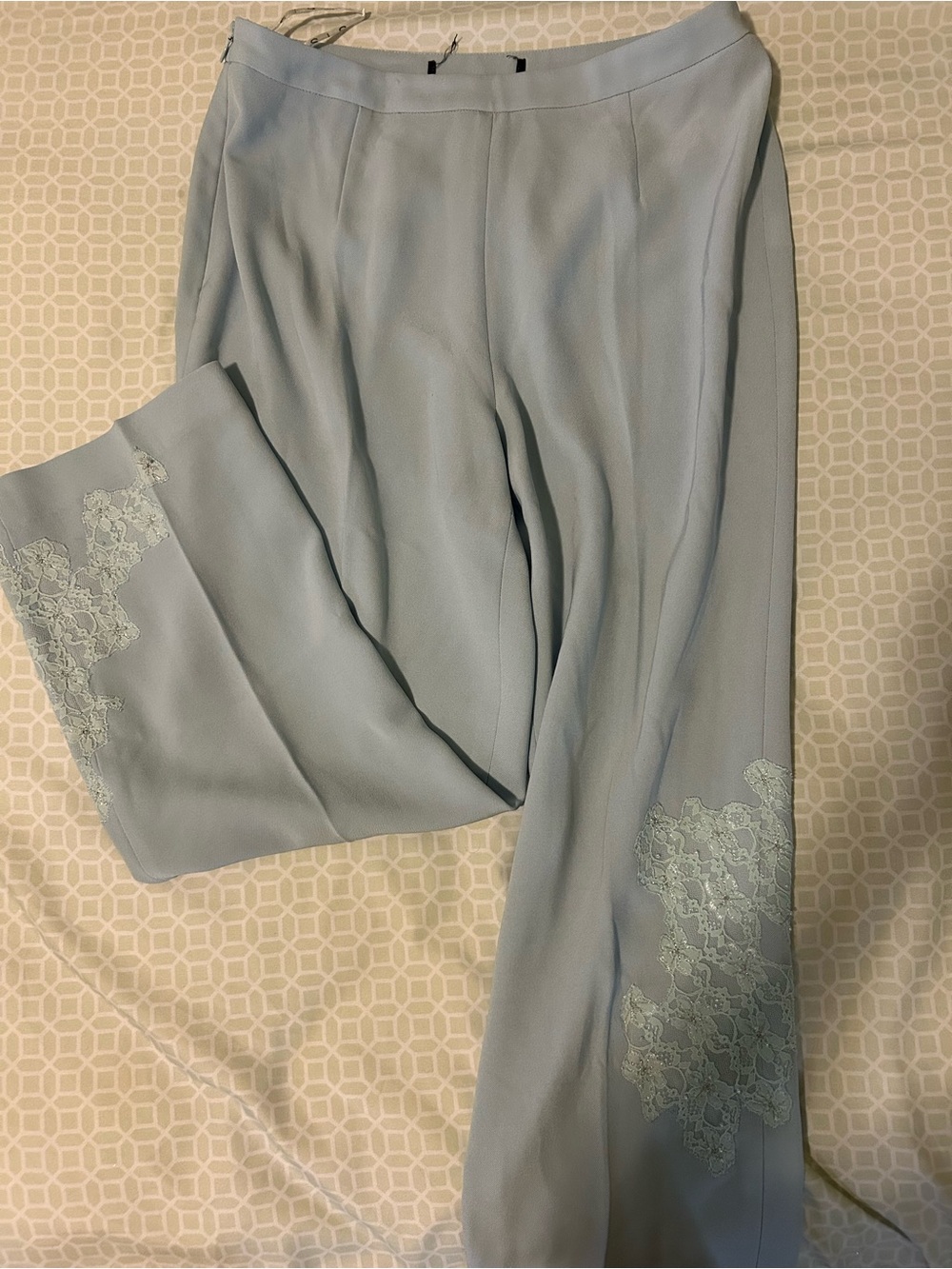 5/$10‼️ Light Blue Women's Wide-Leg 3/4 Pants with Lace Detail